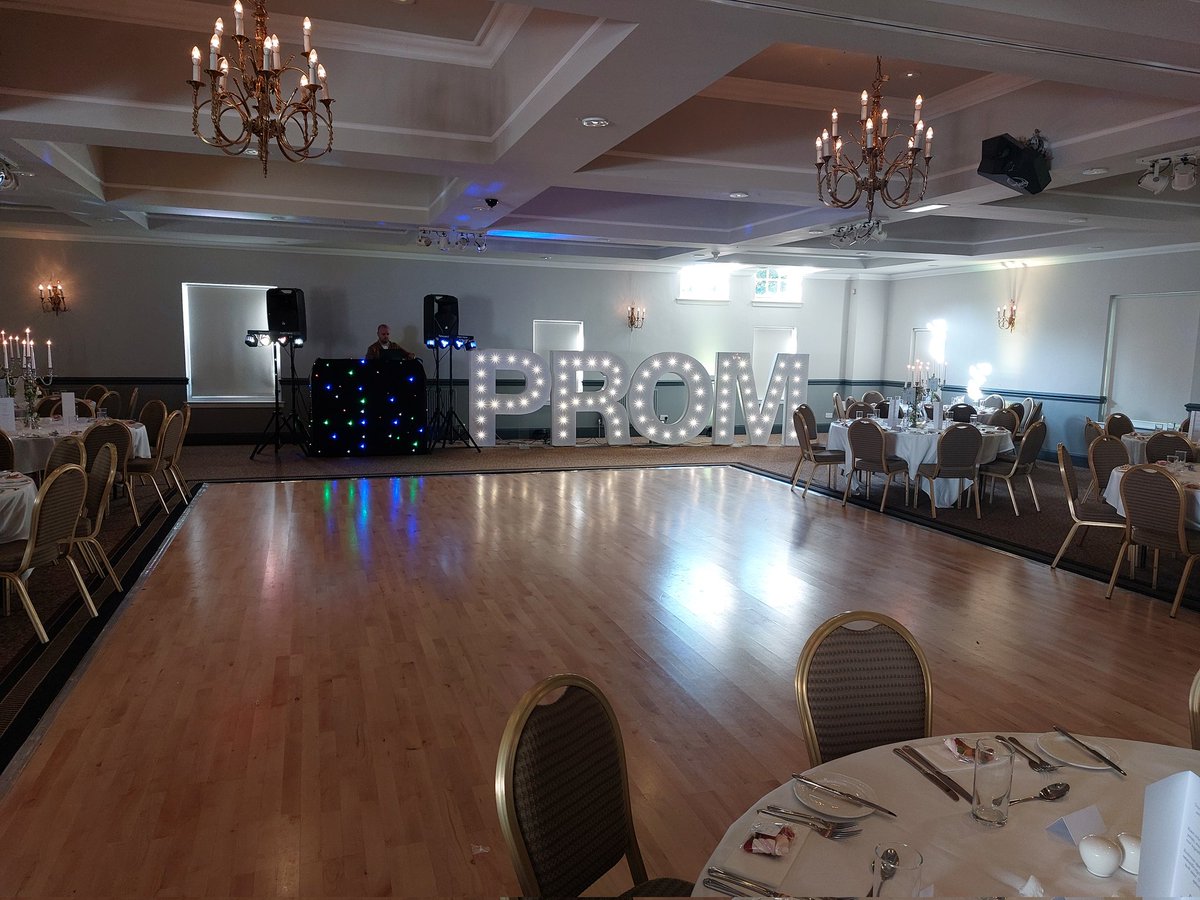 MissBerrall_BA's tweet photo. I hope everyone had a fantastic time at our @Boness_Academy Prom last night! You all looked amazing and the venue staff praised you for your conduct. It's been a pleasure teaching you over the last 6 years and I wishing you all the best of luck in the future ✨️ https://t.co/MeXihj1ABu