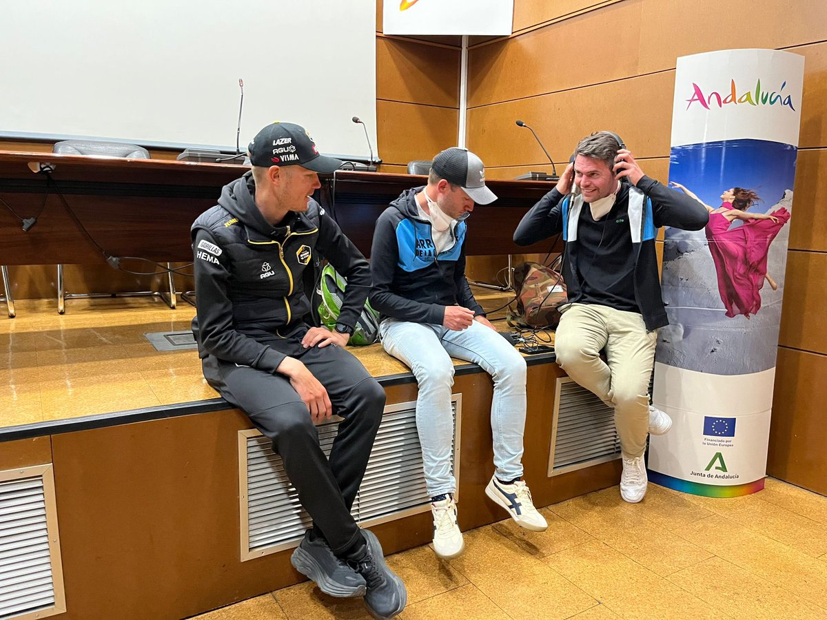 Een podcast over wielrennen, Arriere de la Course! (@overwielrennen) on Twitter photo NIEUWE PODCAST
aflevering 133:
Babbelen met <a href="/DylanvanBaarle/">Dylan van Baarle</a> en terugkijken op de Giro!
#wielerpodcast #wielrennen #podcast #cycling #luisteren #koers #koerspret
<a href="/MichielBeemster/">Michiel Beemster</a> <a href="/Wilco84/">Wilco Kenter</a> <a href="/nl_peterkoning/">Peter Koning - Koersprêt</a> NIEUWE PODCAST
aflevering 133:
Babbelen met <a href="/DylanvanBaarle/">Dylan van Baarle</a> en terugkijken op de Giro!
#wielerpodcast #wielrennen #podcast #cycling #luisteren #koers #koerspret
<a href="/MichielBeemster/">Michiel Beemster</a> <a href="/Wilco84/">Wilco Kenter</a> <a href="/nl_peterkoning/">Peter Koning - Koersprêt</a>