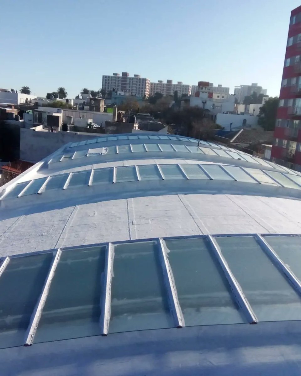 clubaatenas's tweet photo. Antes y después. 🔝

Con gran satisfacción comunicamos a nuestros socios que se culminaron las obras de recuperación de la azotea del Frontón. Primer paso para transformarlo en un gimnasio polifuncional.

⚪🔵 LEVANTA LAS ALAS UN NUEVO ATENAS ⚪🔵 https://t.co/ikV6eN5OGu