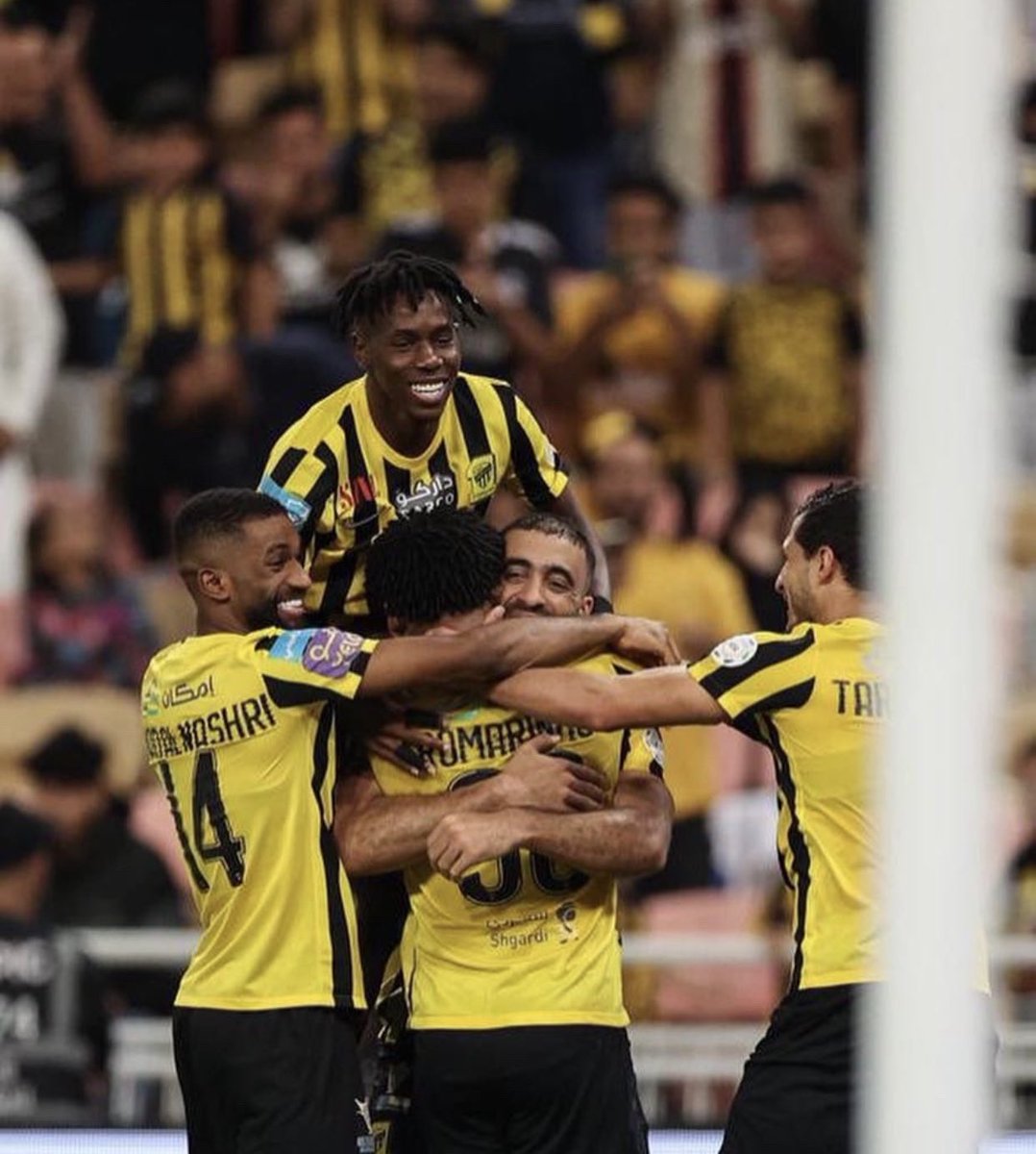 🤯 أول مرة أشوف "#ساطي" في الملعب وتويتر" ✌🏽🫶🏾💛🖤

#سابو_ليه