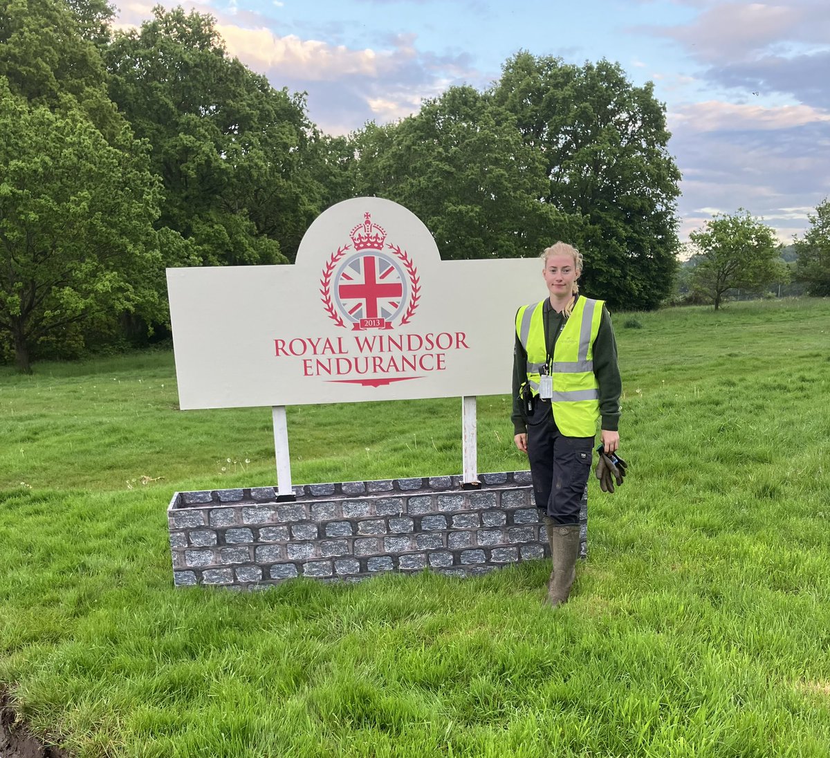 RaynerIzzy's tweet image. Royal Windsor Horse Show and Royal Windsor Endurance @windsorhorse is my favourite week of the year, and it was great to be part of the team putting it on! #RWHS #groundteam #tractors #wetweather