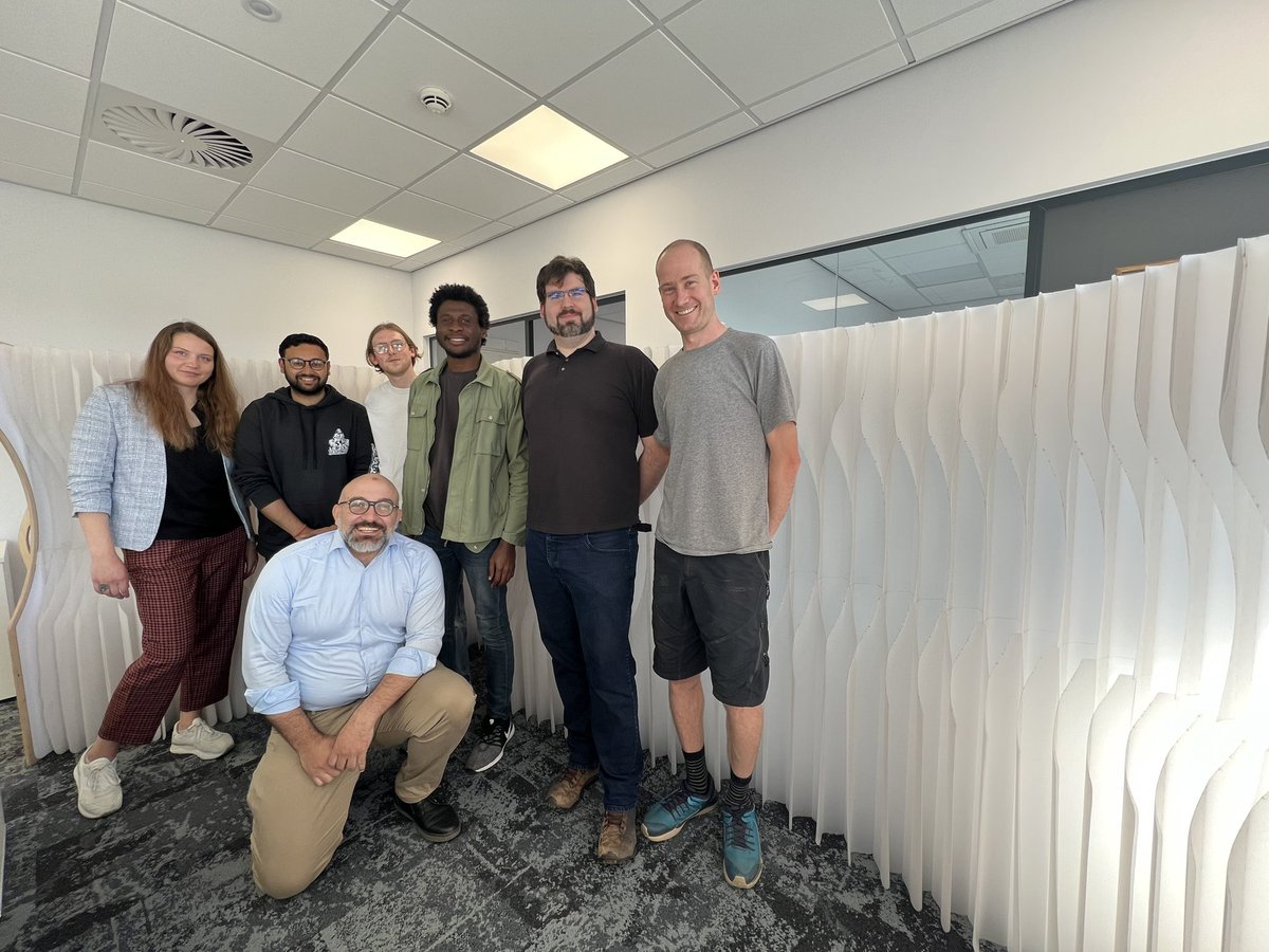 Elena Marco tweet media