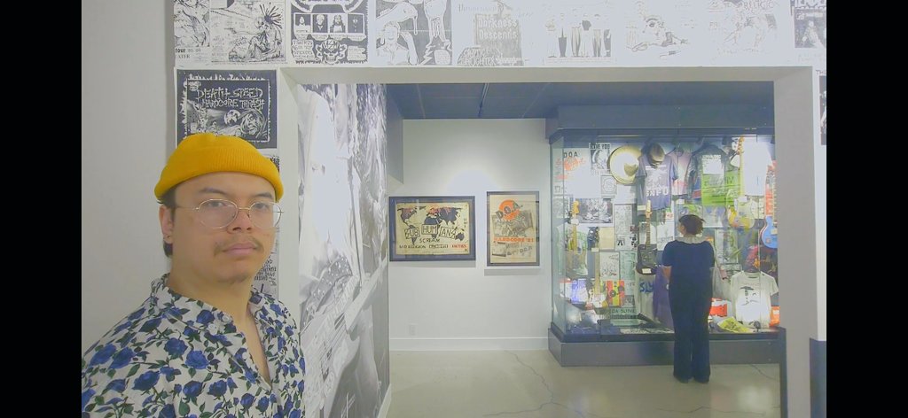 ProbablyBryan's tweet image. Made a short tribute to Wes Anderson with my friends and damn was it fun. Thanks y'all @JLumowah @izzy_bella_37 
youtu.be/EBXMpY8LW7k