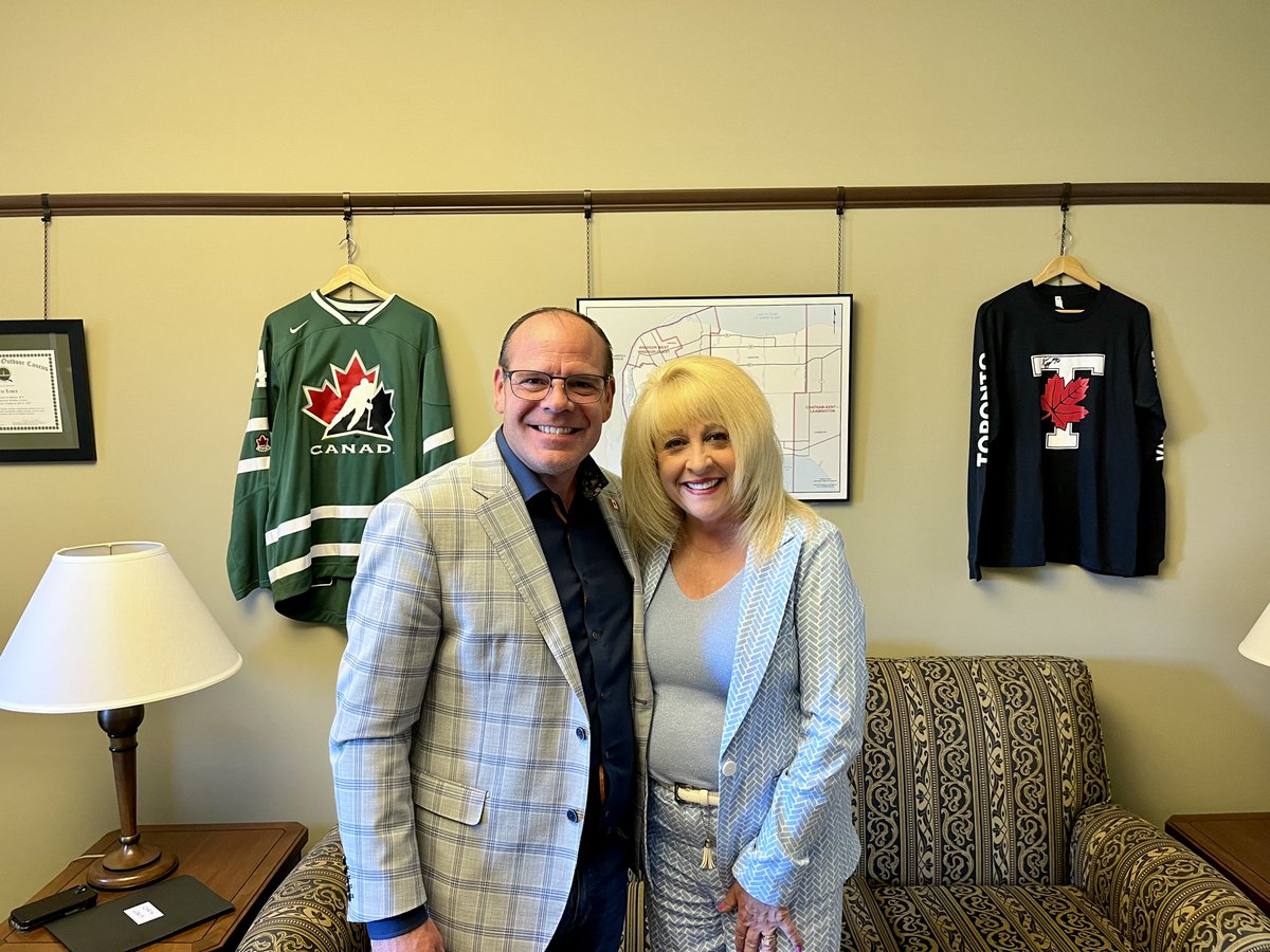 June Muir tweet media