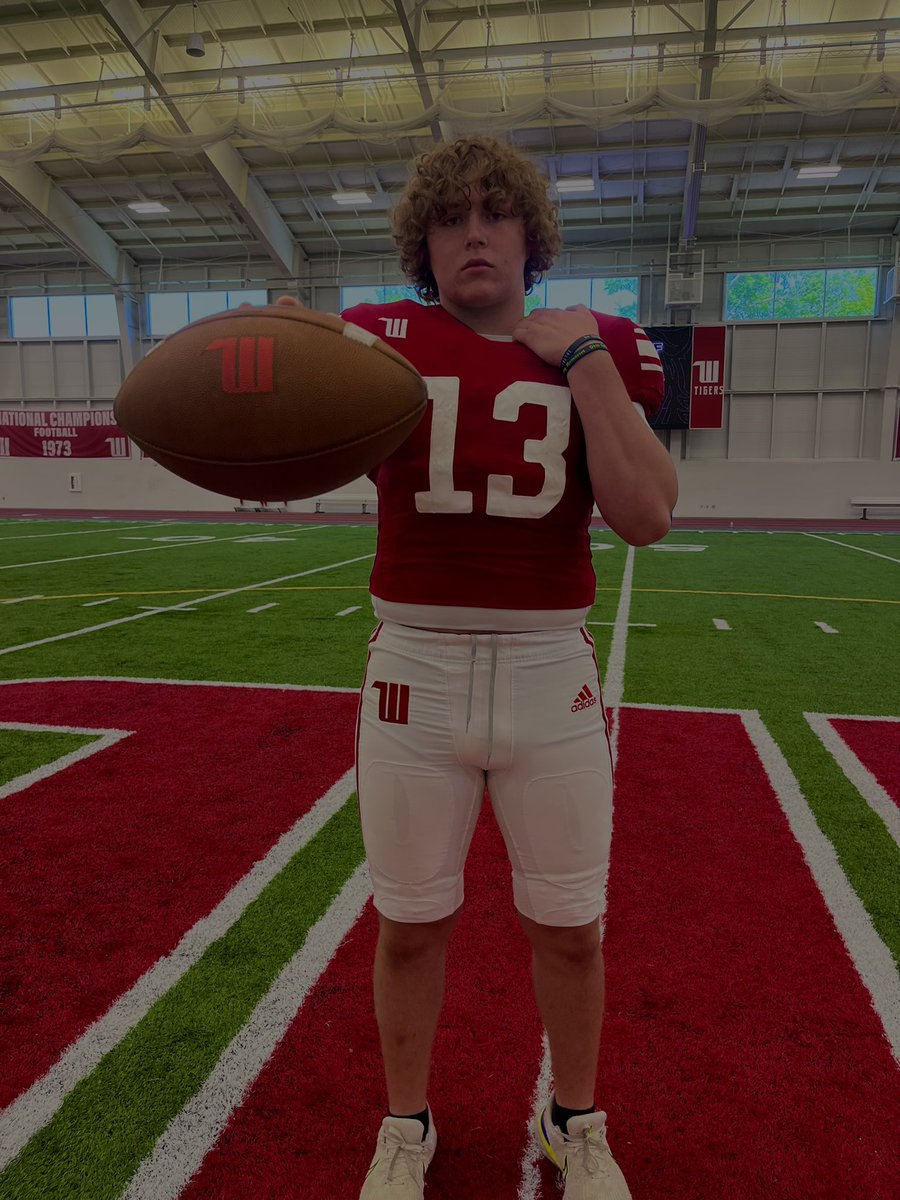 DevonRader55's tweet photo. Blessed to have taken a visit to the university of Wittenberg 🐅! Thank you to @cdavie51 and @rocanthony_  as well as the rest of the coaching staff! https://t.co/3D36ldjUx2