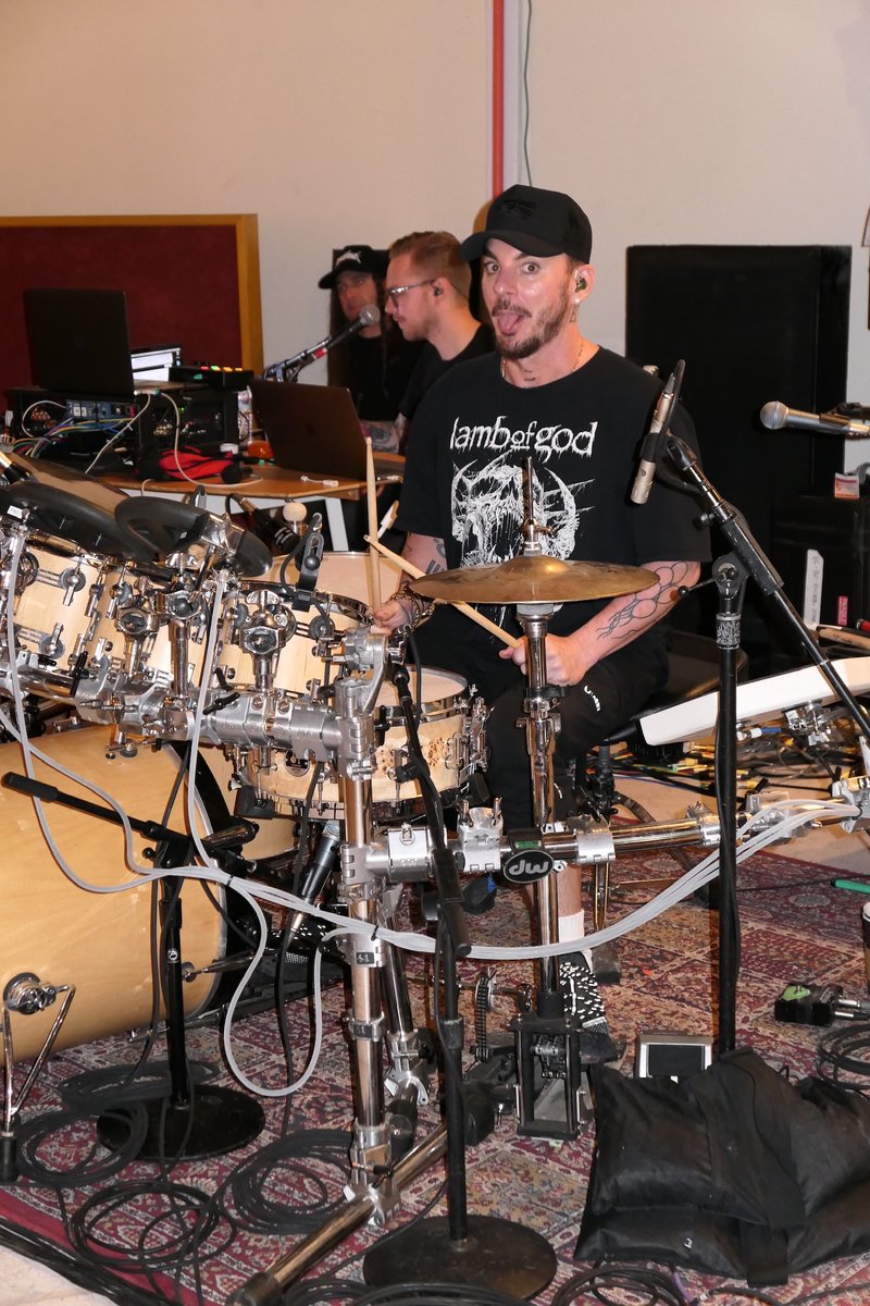 THIRTY SECONDS TO MARS tweet media