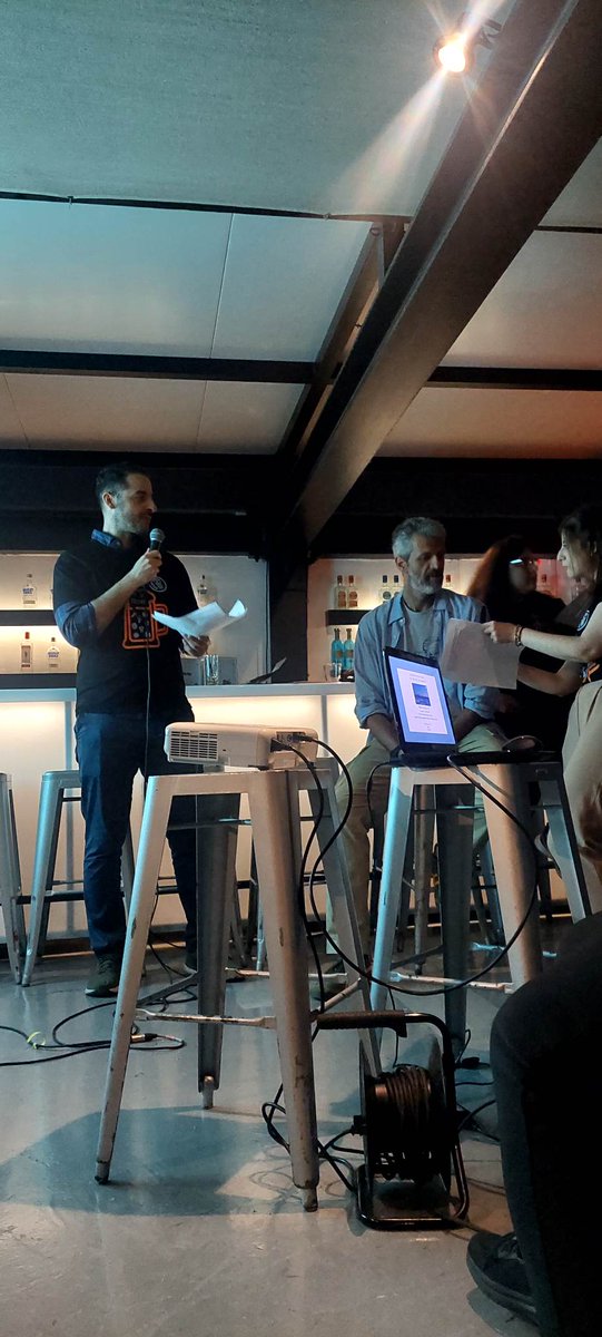 verykokakis's tweet photo. Συγχαρητήρια @pintofscienceGR για τα φετινα pints επιστήμης. Τέλεια βραδιά, καταπληκτικοί διοργανωτές! Και του χρόνου! #sciencecommunication #sciencenightout https://t.co/6mJXHtFrOp