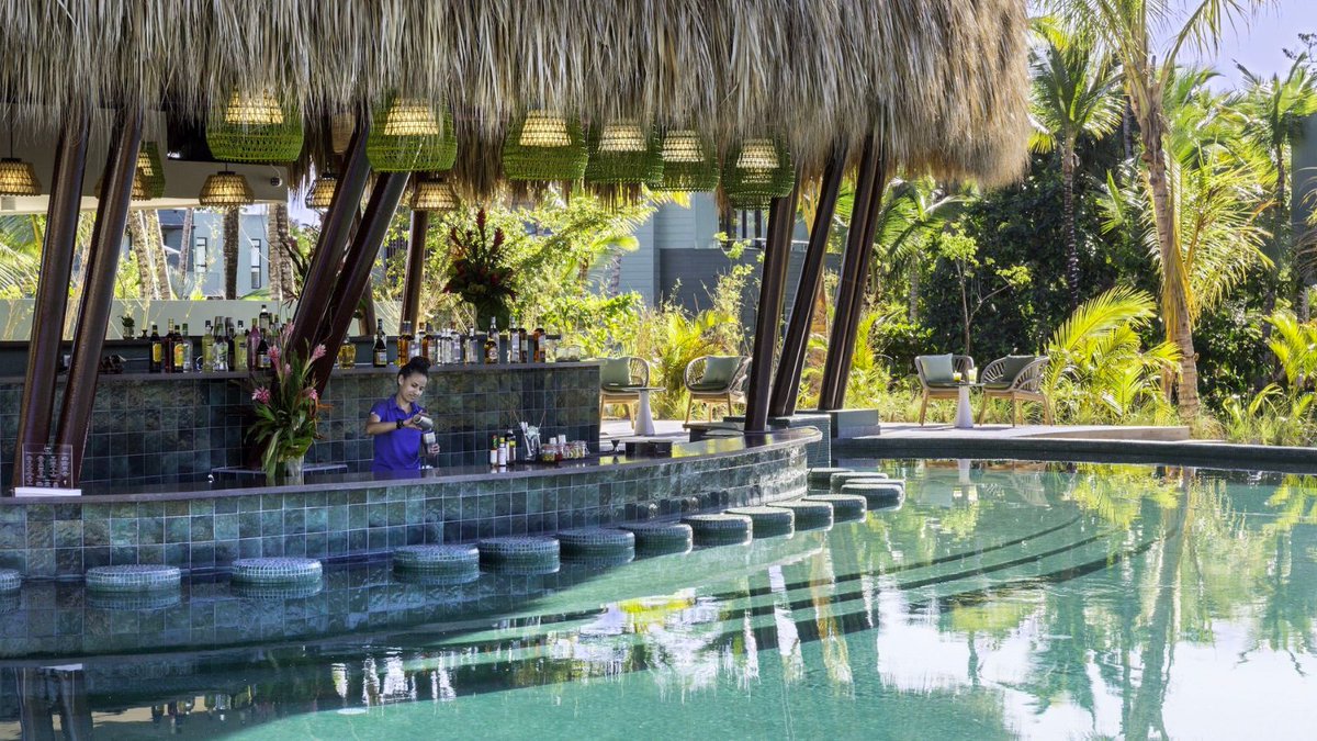 Indulge in the ultimate relaxation in the Zen pool of Club Med Miches. Sip on a revitalizing freshly pressed juice or treat yourself to a handcrafted signature cocktail. Cheers to endless chill vibes! #AllIncluded #AUC2023