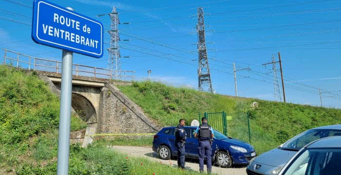 TracTerrorism's tweet image. Suspected French #Anarchists Sabotaged an #Electric Voltage Line of the #Hexcel Chemical Factory, in Nord-Isère, #France 
Read more: trackingterrorism.org/chatter/suspec…
