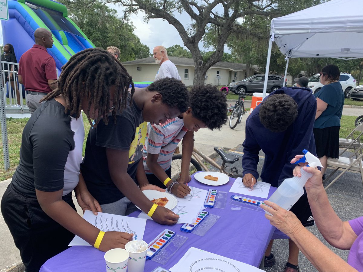 Book Rich Environment Kickoff at Sarasota Housing Authority. Kids are getting books, doing crafts and having a great time <a href="/SuncoastCGLR/">Suncoast GL Reading</a> <a href="/ThePattersonFdn/">The Patterson Foundation</a> <a href="/readingby3rd/">Campaign for Grade-Level Reading</a>
