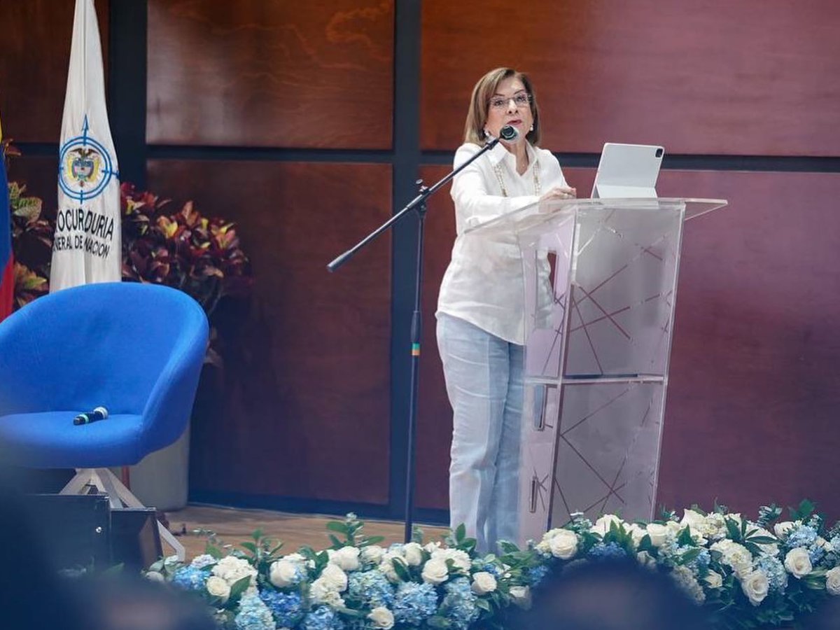 #Investigación Procuraduría: con sueldos altos ahora le adicionan salario emocional

Causa controversia una nueva medida de la procuradora Margarita Cabello que genera nuevos costos al erario en una de las entidades con mejores sueldos en el Estado

👉bit.ly/3oH32ia