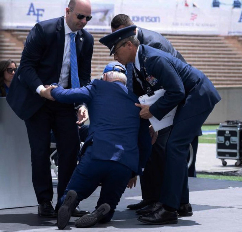 When Iowa scores an offensive touchdown in the first game