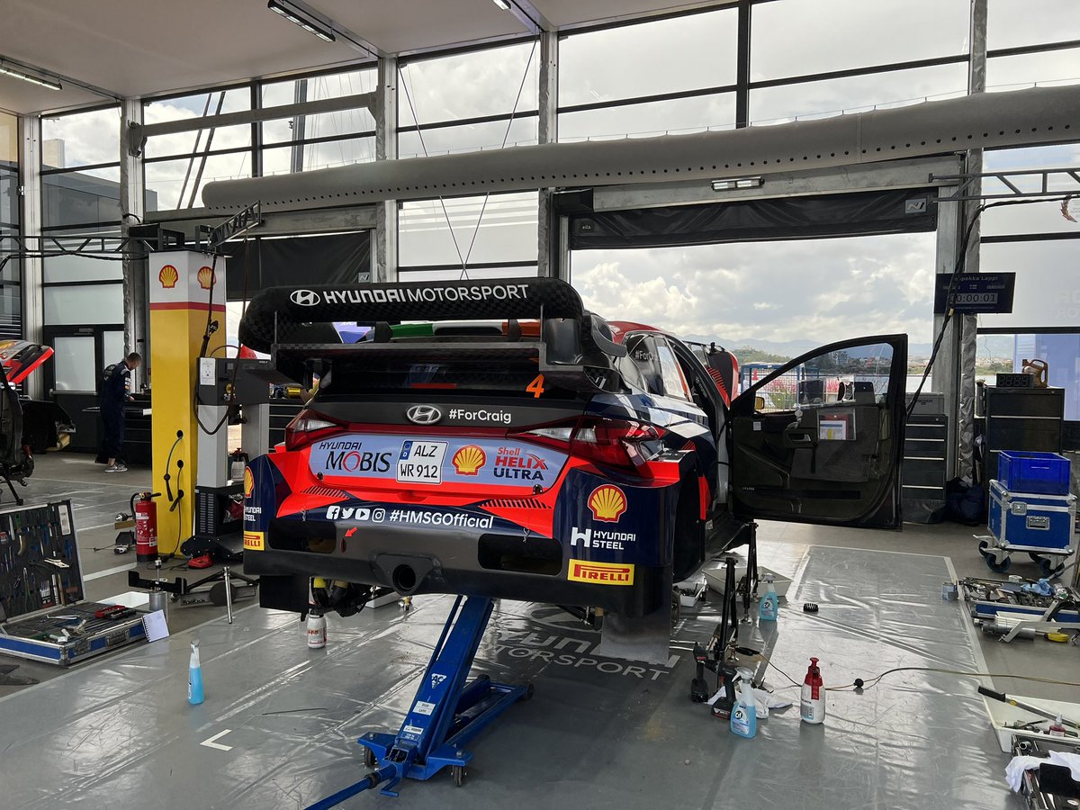 Edition002's tweet image. Service at Olbia at Lunch Time