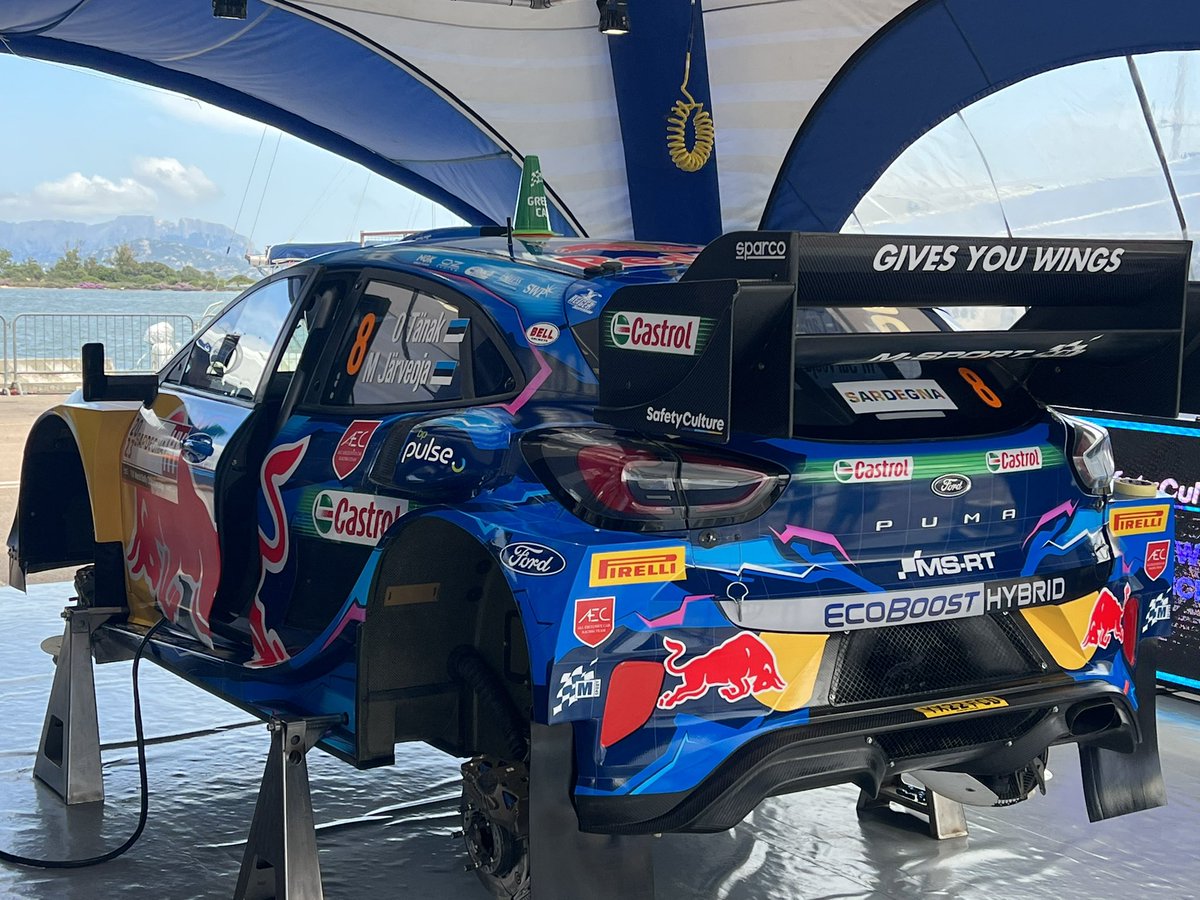 Edition002's tweet image. Service at Olbia at Lunch Time