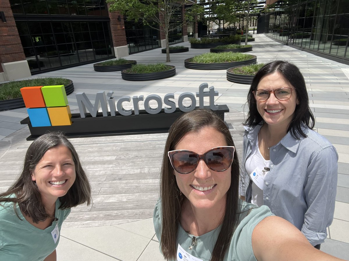 Having a great time at the Microsoft Certified Coaching training today with some amazing coaches #i2eEDU #MicrosoftEDU #MicrosoftCertifiedCoach @erin_hall21 @anna_bilyeu @BeckyKeene @i2ekim