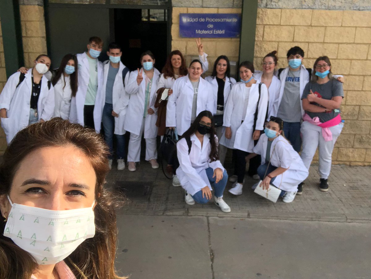 IESSanAlvaro's tweet photo. Visita del grupo 1°CAE mañana a la unidad de esterilización del Hospital Reina Sofía, donde se limpia, desinfecta y esteriliza todo el material e instrumental de uso hospitalario. https://t.co/Zz6xlw5uNm