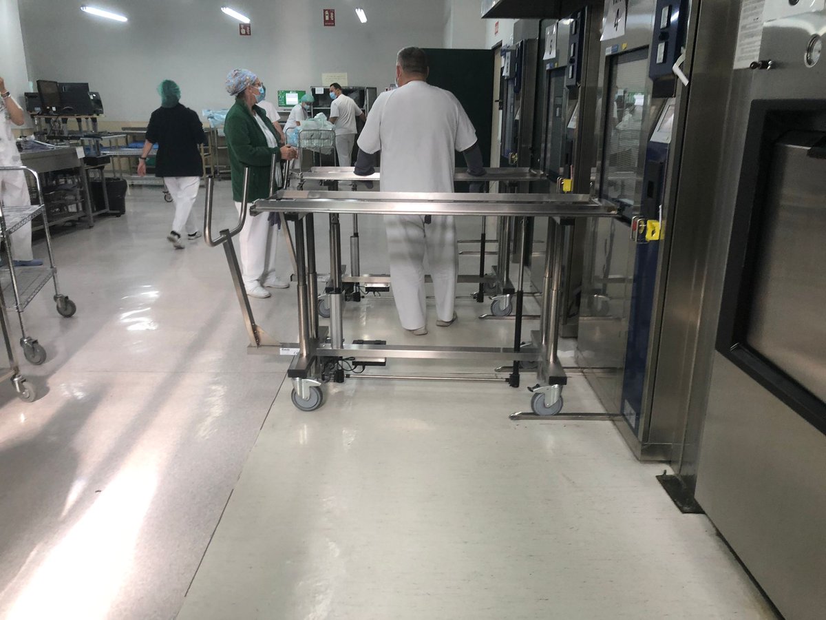 IESSanAlvaro's tweet photo. Visita del grupo 1°CAE mañana a la unidad de esterilización del Hospital Reina Sofía, donde se limpia, desinfecta y esteriliza todo el material e instrumental de uso hospitalario. https://t.co/Zz6xlw5uNm