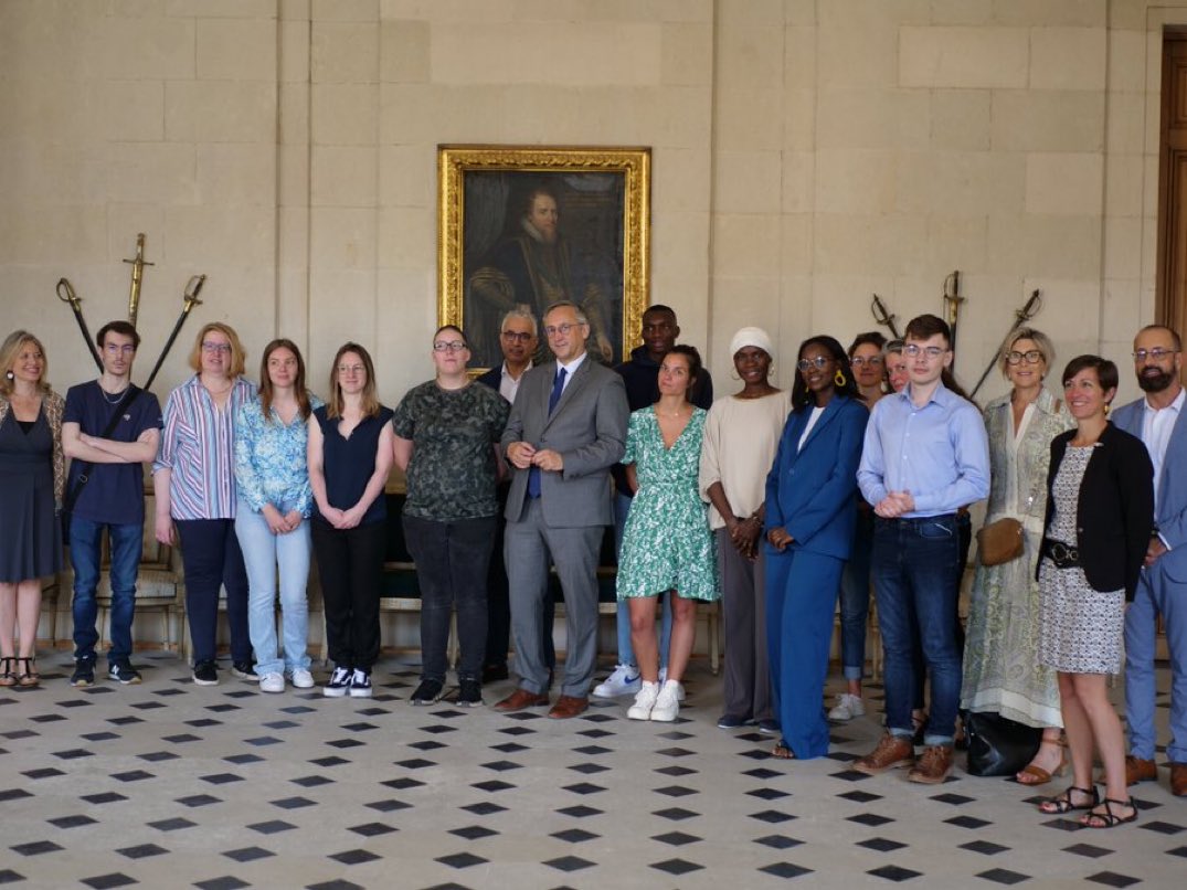 <a href="/Prefet44/">Préfet des Pays de la Loire et de Loire-Atlantique</a> Merci pour cet anniversaire #CEJ : Des équipes engagées, des jeunes enthousiastes aboutissant dans leur parcours vers l #emploi @poleemploi_PDL <a href="/AtdecEmploi/">Atdec Nantes Métropole</a>