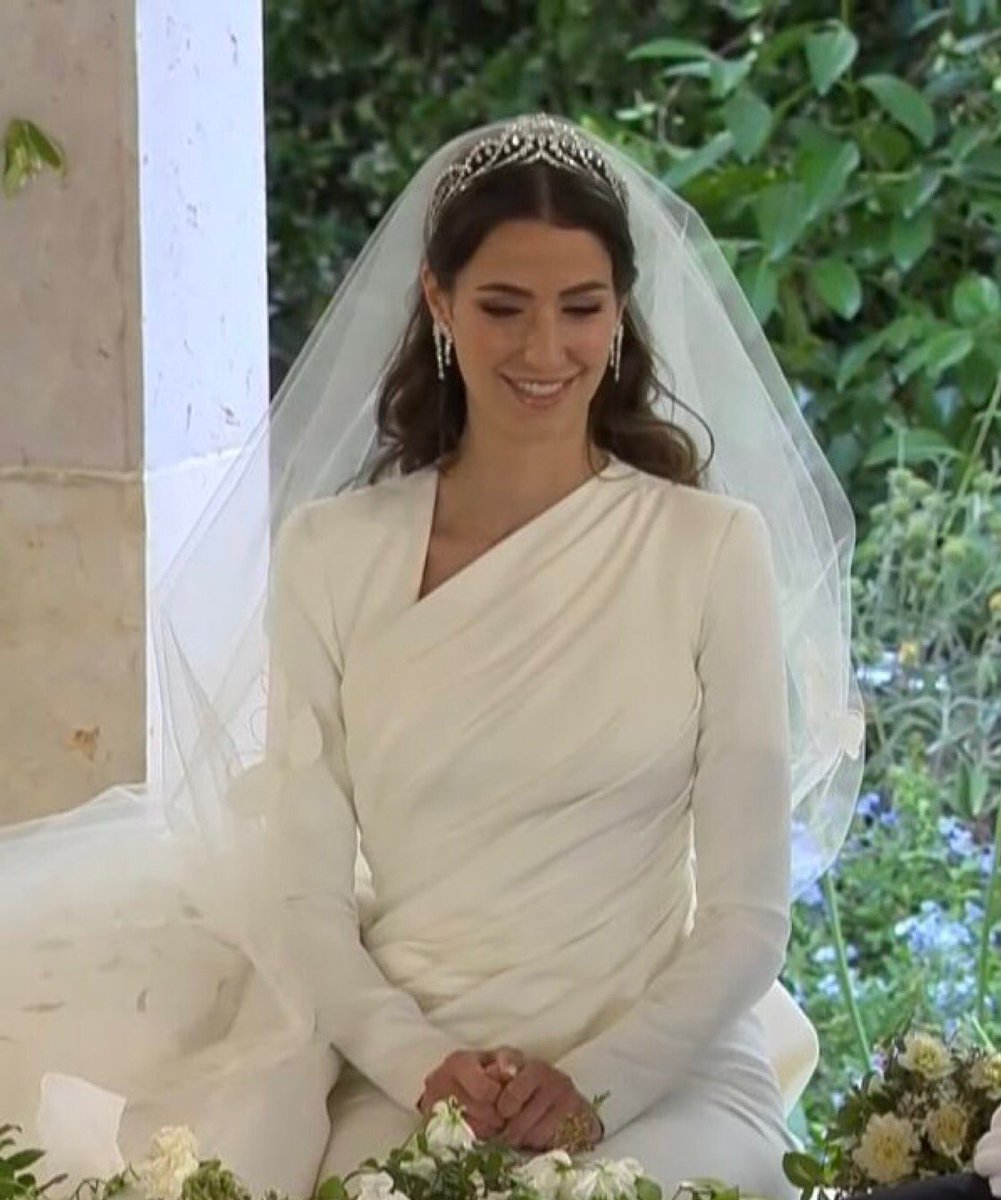 #تمرة💢|| جمال السعوديات🇸🇦يخطف قلوب ملوك الأردن🇯🇴 …

-📌: الاميرة فهدة الحربي - زوجة ولي العهد الاردني السابق
-📌: الأميرة #رجوة_آل_سيف - زوجة ولي العهد الاردني الجديد

#الزواج_الملكي