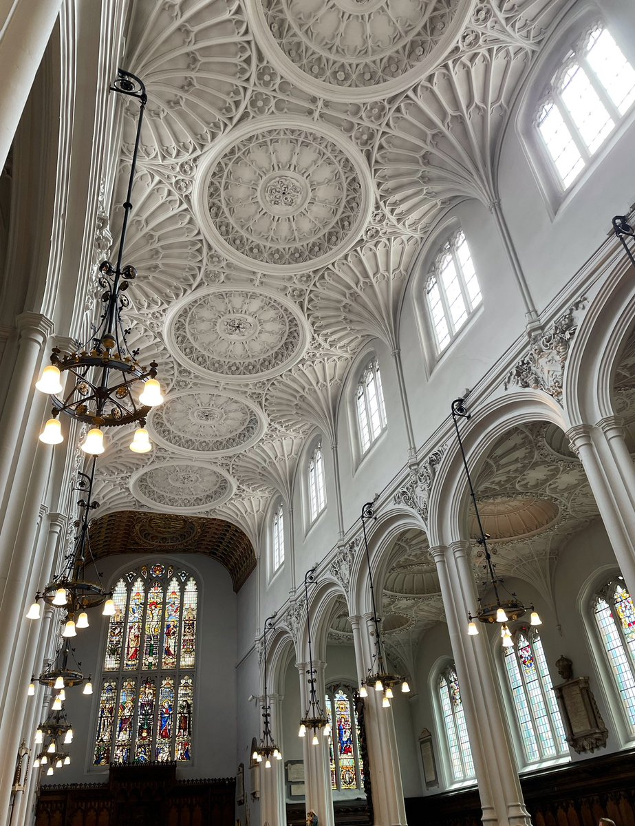 One of my favourite City of London churches and, of course, one Sir Christopher Wren had a hand in. Excellent coffee and food to be found here too @hostcafelondon, St Mary Aldermary, Bow Lane #Citychurches #Wren300