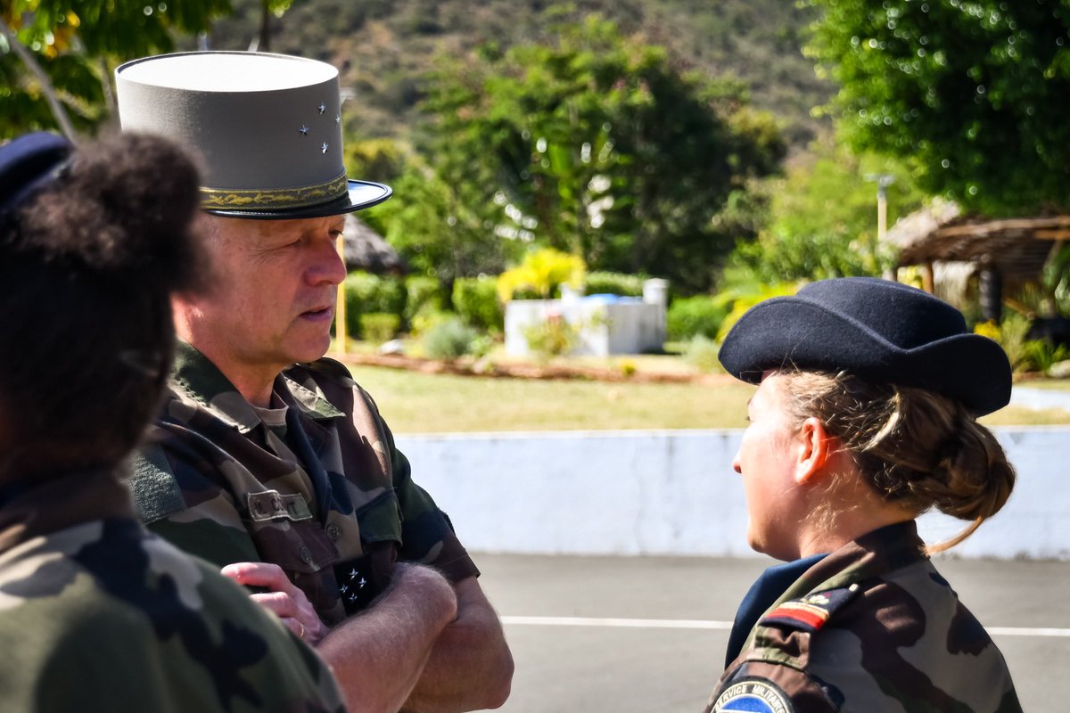 👉Au contact des soldats du bout du monde dans le Pacifique : état-major des @FANC_Officiel @RIMaP_NC, @RSMA,  pour échanger autour des enjeux #RH d’une @armeedeterre🪖#DeCombat👊 #SoldatOPS @Armees_Gouv @CoopSecuDefense @SMA_Outremer @troupesdemarine 
@Interieur_Gouv  @comemsome