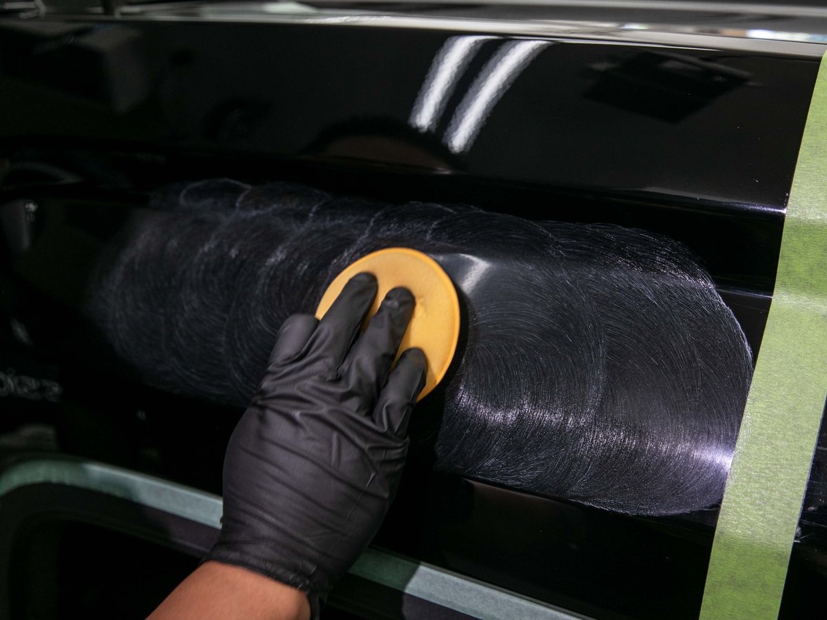 Meguiars's tweet photo. What’s one of our best professional polishes that adds depth &amp; gloss?
M07 Show Car Glaze.

#polish #glaze #professionaldetailing #professionalpolish #mirrorglaze #detailing #cardetailing #carcare #meguiars https://t.co/3cITnKHomY