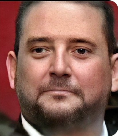 <a href="/IdiazAyuso/">Isabel Díaz Ayuso</a> Quiero mi maceta, doña Ayuso Qué empresa va a ser la que provea las plantas a la comunidad de Madrid? Conozco a un chico que tiene una empresa que hace a todo. Tomasote