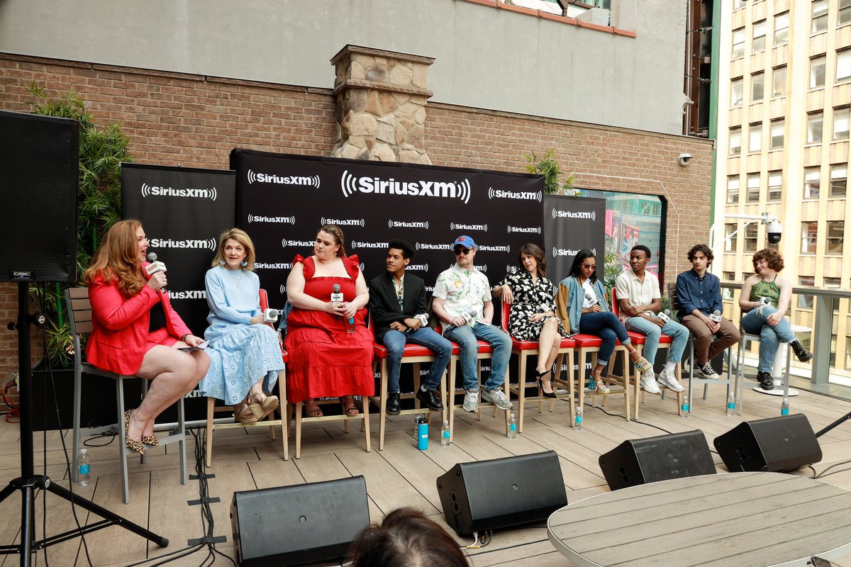 It’s premiere day for our special <a href="/AkimboMusical/">Kimberly Akimbo on Broadway</a> event! Get to know the cast + hear amaaaazing live performances! Today 12 &amp; 6p ET! 🌈