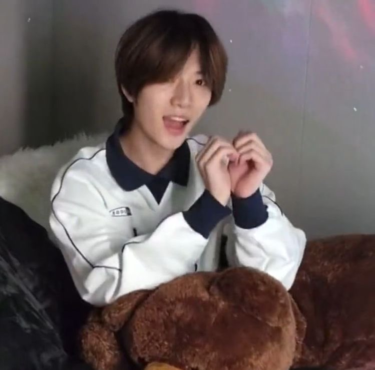 cbgsgallery's tweet photo. hii!! this is a new picture account for tomorrow x togethers #beomgyu #범규 ^^ 
[#TXT  #TOMORROWXTOGETHER] https://t.co/oOORFTeVOu