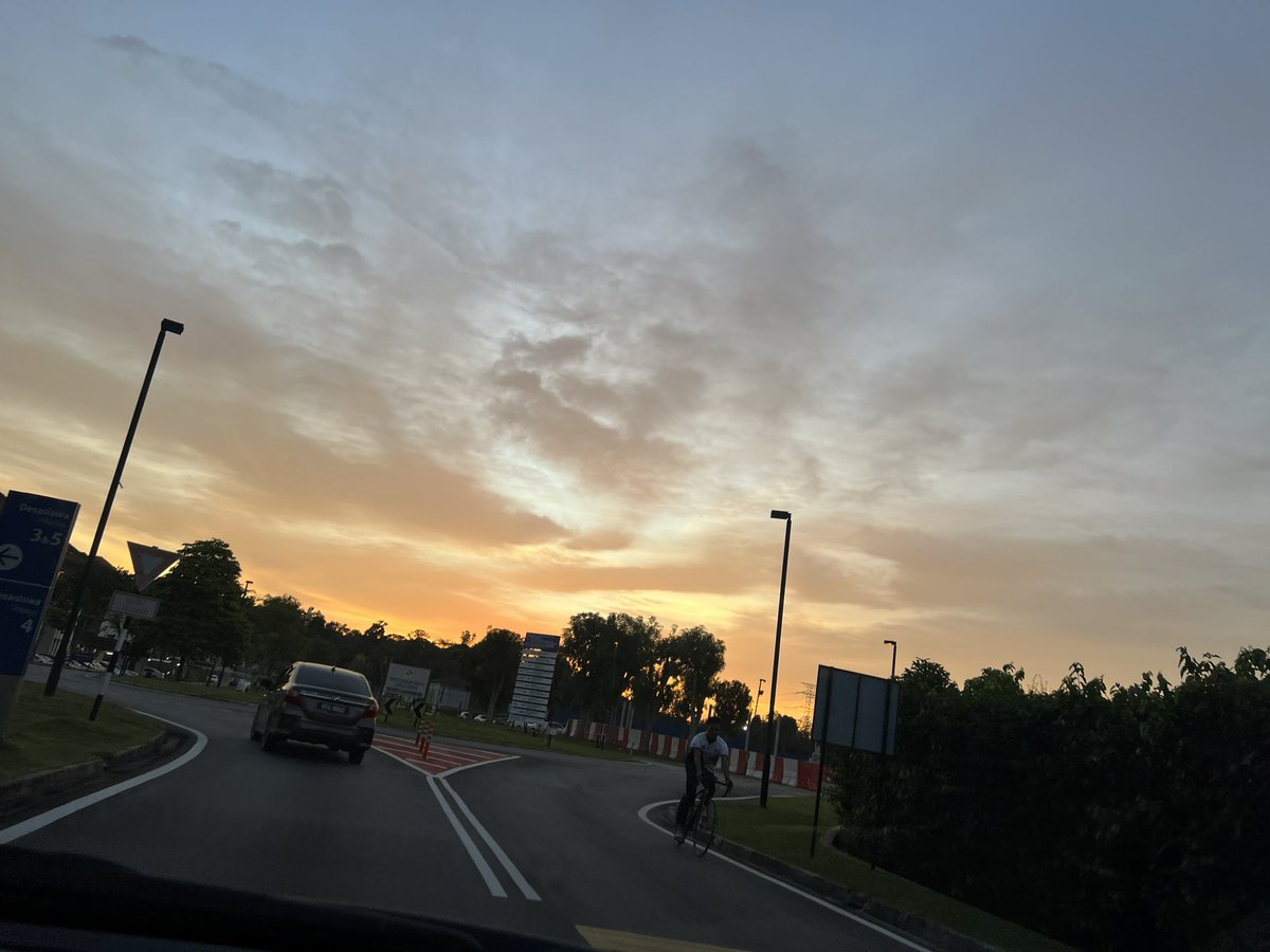 EnaaaaXD's tweet photo. Since twitter doesn’t ruin images when i post it so might gonna make an album full of sceneries here ✨✨: https://t.co/UZ9w71hcCc