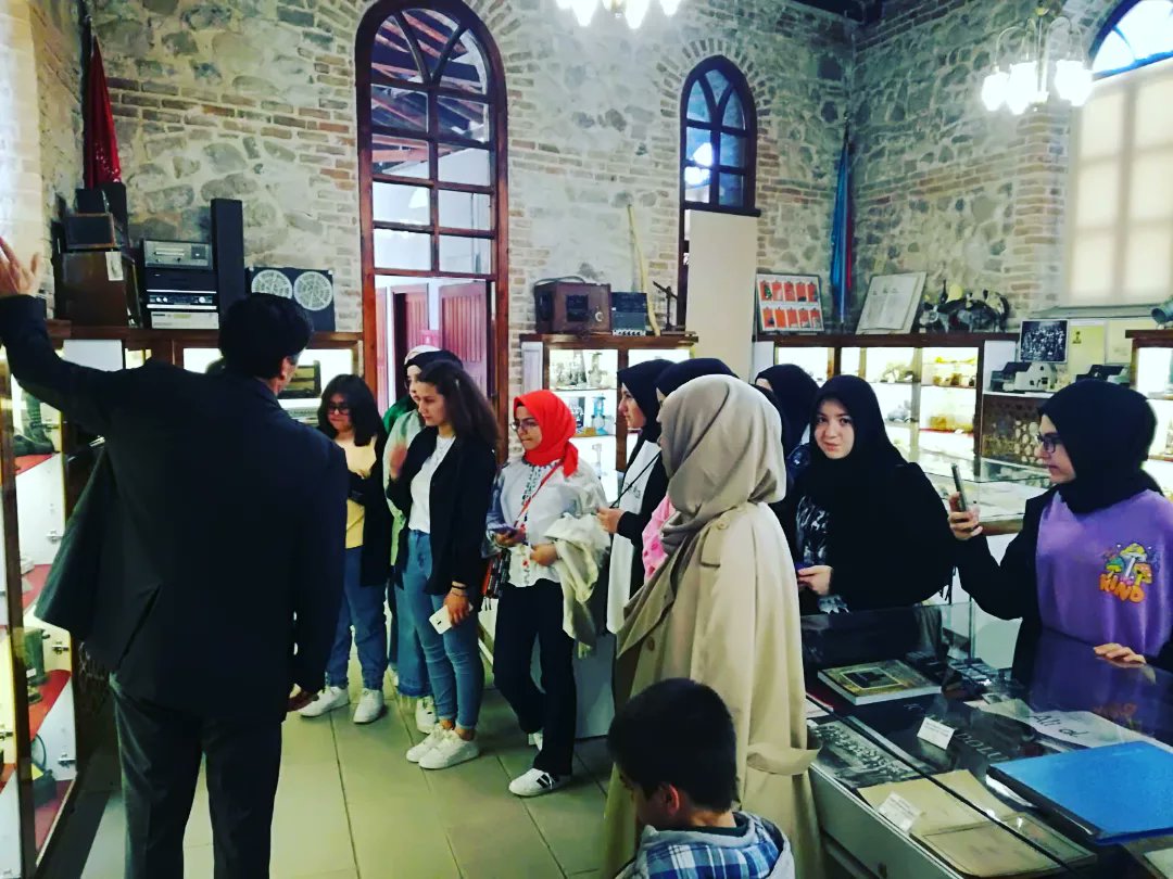 Konya İl Eğitim Tarihi Müzesi (@konyailegitim42) on Twitter photo Karatay Sultan Alparslan İmam Hatip Ortaokulu öğretmen ve öğrencileri Konya İl Eğitim Tarihi Müzesini ziyaret ederek bilgi aldılar.
<a href="/gokhanmurat1/">Murat YİĞİT</a>
<a href="/servetal61/">Servet ALTUNTAŞ</a> <a href="/konyamem/">Konya İl MEM</a>
#Konya #Eğitim #Eğitimtarihi #Müze #Konyailegitimtarihimuzesi Karatay Sultan Alparslan İmam Hatip Ortaokulu öğretmen ve öğrencileri Konya İl Eğitim Tarihi Müzesini ziyaret ederek bilgi aldılar.
<a href="/gokhanmurat1/">Murat YİĞİT</a>
<a href="/servetal61/">Servet ALTUNTAŞ</a> <a href="/konyamem/">Konya İl MEM</a>
#Konya #Eğitim #Eğitimtarihi #Müze #Konyailegitimtarihimuzesi