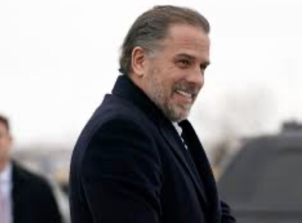 EdKrassen's tweet image. I am tired of seeing Hunter Biden’s private photos.  It is so irrelevant.

Who cares if Hunter had a drug addiction in the past?  

Who cares if he had intercourse with prostitutes? 

Who cares if he swam without clothes on?

Who cares if he slept with multiple women?

Why are…