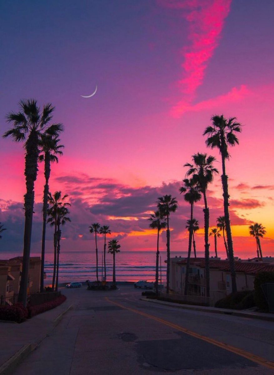 viewsoff's tweet photo. Sunset in California https://t.co/jUAnnaem8a