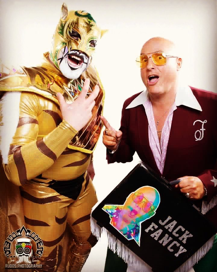 There’s something happening here……<a href="/PumaKingOficial/">🇲🇽 Puma King</a> <a href="/luchalibreaaa/">Lucha Libre AAA Worldwide</a> #lucha #luchalibre #prowrestling