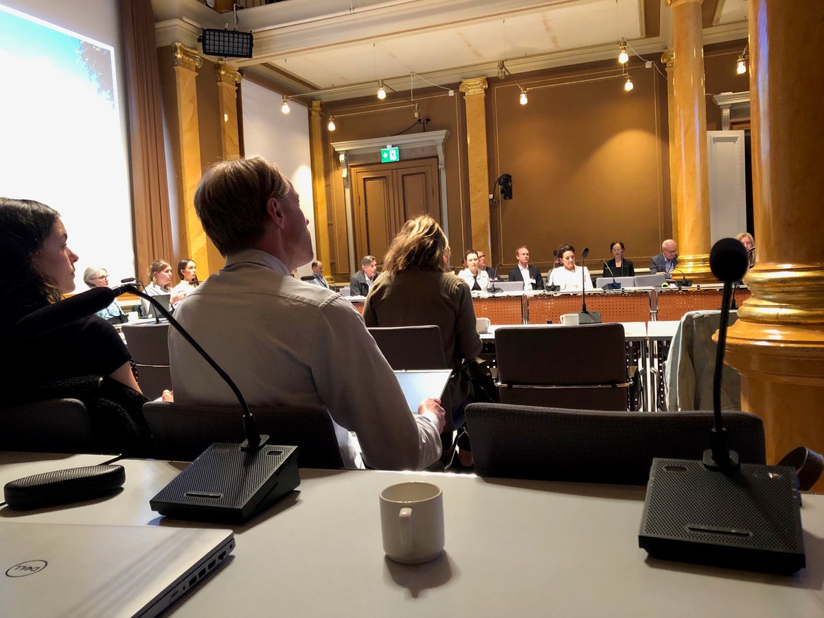 Mycket intressant seminarium om cirkulärt byggande i riksdagen i dag. Jag fick möjlighet att prata om vikten av:
💫 Ökad och förbättrad utsortering
💫 Ökad materialåtervinning
💫 Ökad efterfrågan på återvunnet material
= minskad förbränning och minskade koldioxidutsläpp 💚