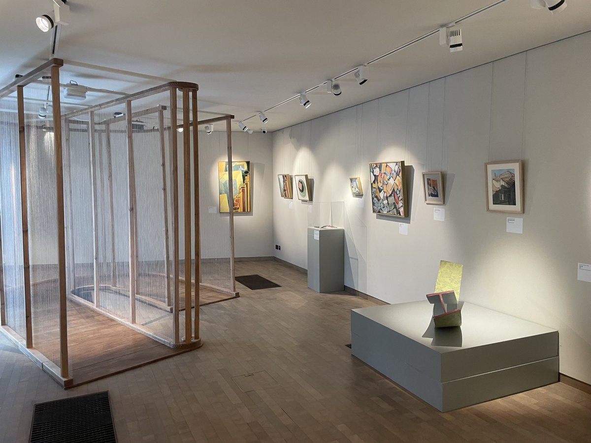 Late to the party but astonished at the transformation at <a href="/GH_Sudbury/">Gainsborough's House</a>. Love the division between old &amp; new spaces, which can now hold taller pictures &amp; multiple varied displays incl. an artist in residence. Hugely forward to the printing studio opening. Thanks <a href="/BillsDirector/">Mark Bills MBE</a>!