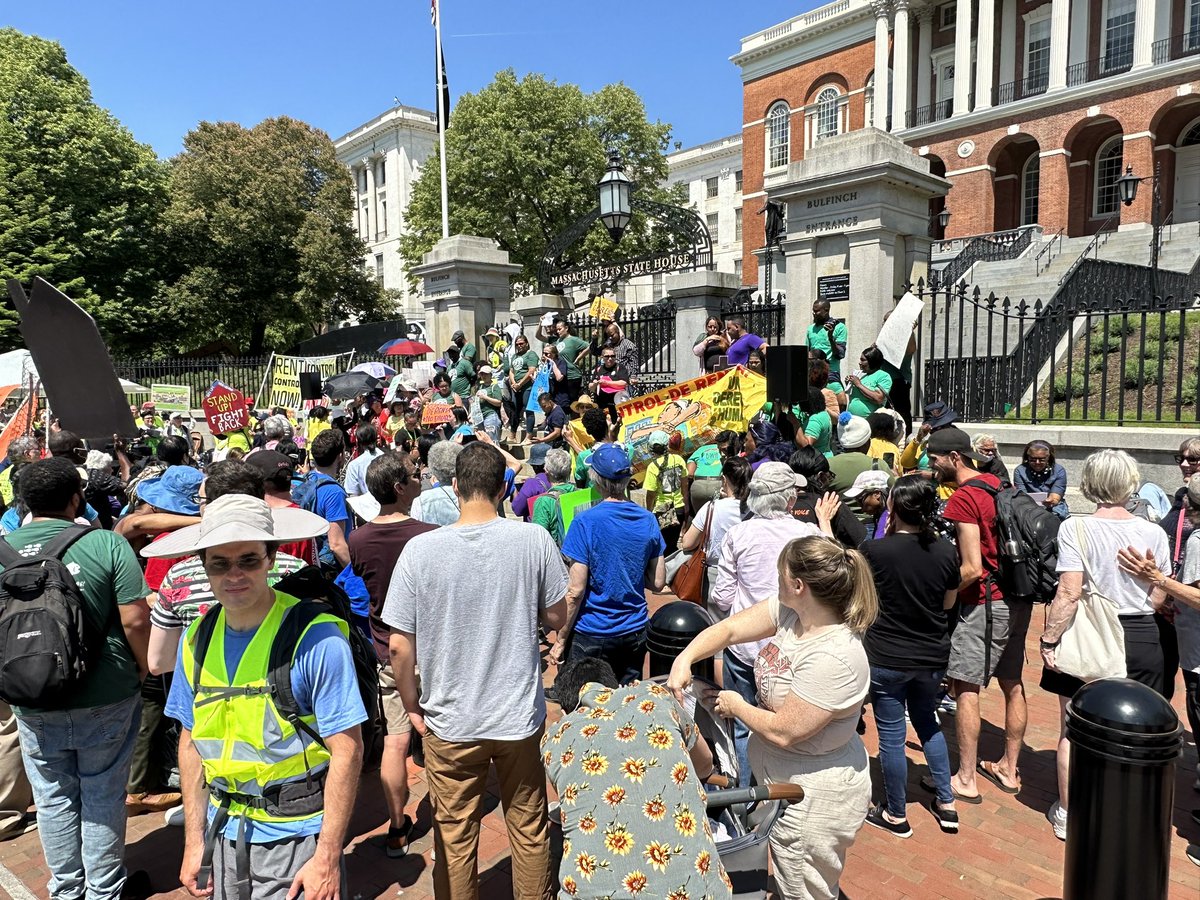 Just me and 300 of of my best friends who took buses from every corner of Massachusetts to tell the State House why we need to lift the ban on rent control and prevent foreclosures. The message is crystal clear Beacon Hill! #LiftTheBanMA #StopForeclosuresMA
