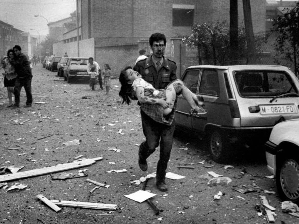 Tus socios de Bildu sí que hacían explotar cosas, chico. Y asesinaban a niños.