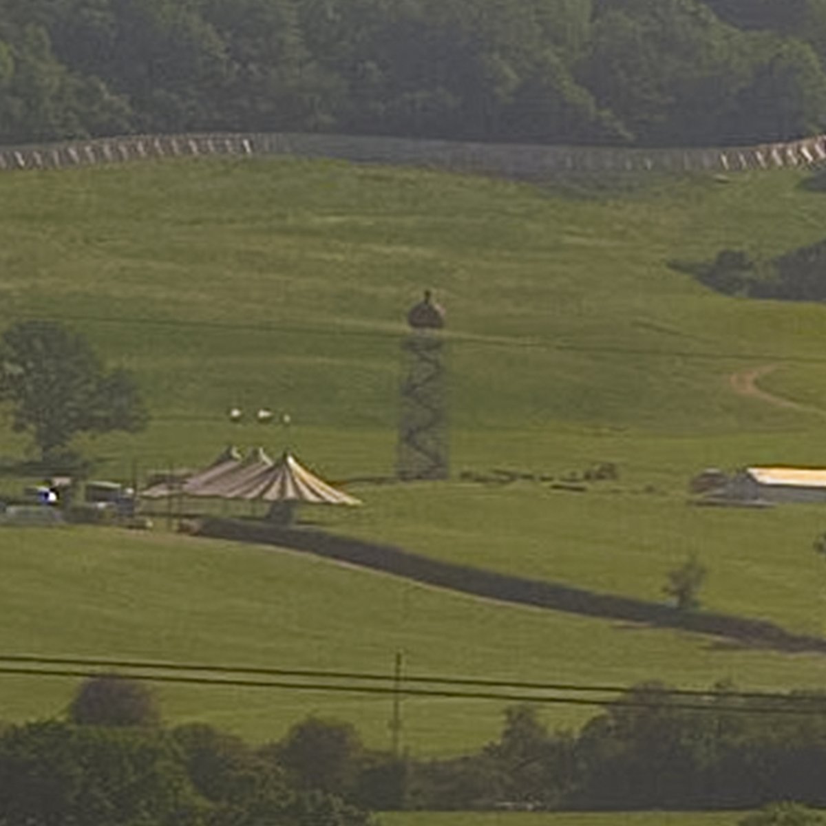GlastoFestFeed's tweet image. 📢 IMPORTANT UPDATE: The Ribbon Tower is now standing tall, HAT ON HEAD n&apos; all! 🧢✨ Up next, just those beautiful colourful ribbons left to install!... 🙌💈🌈

#Glastonbury2023 #BuildProgress