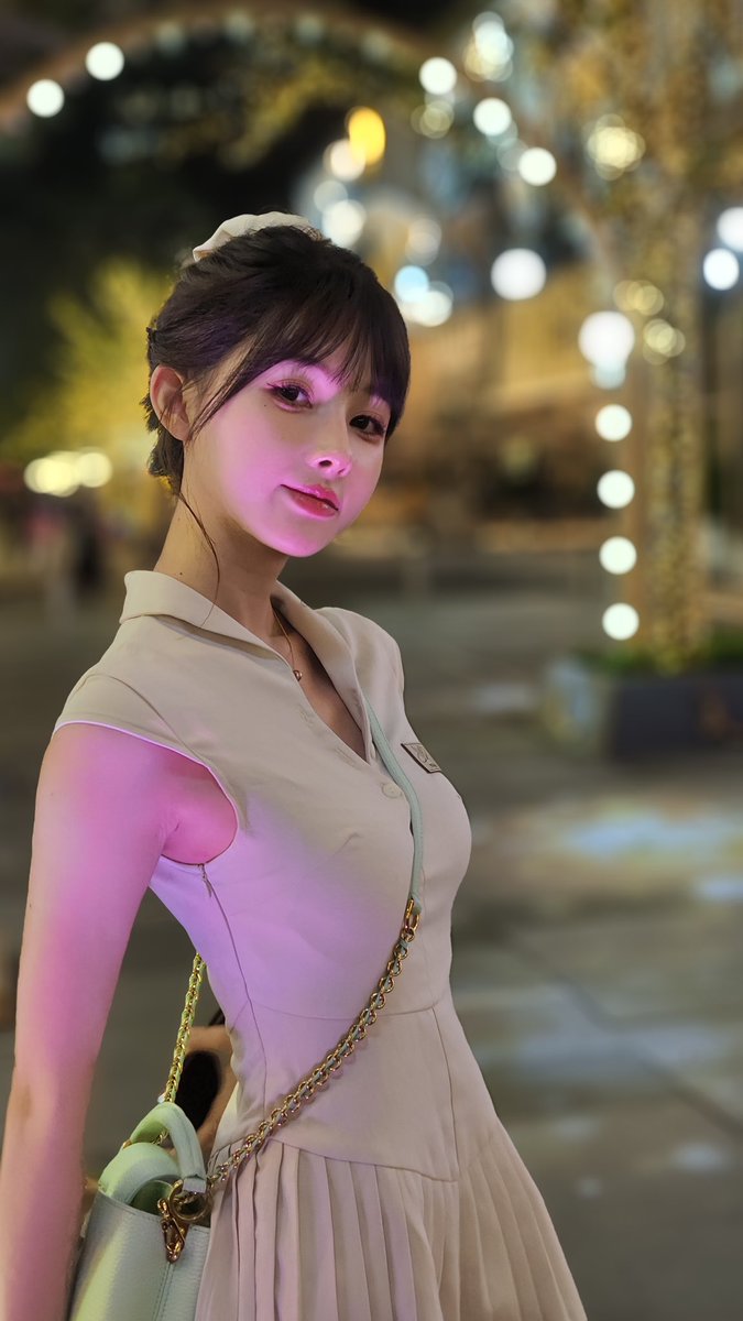 小朋友和老baby们 今天吃到儿童套餐了吗？等我这会儿去买 已经卖完了🥴 
所以有人分我一份吗🤤 https://t.co/CglrTvOnOy