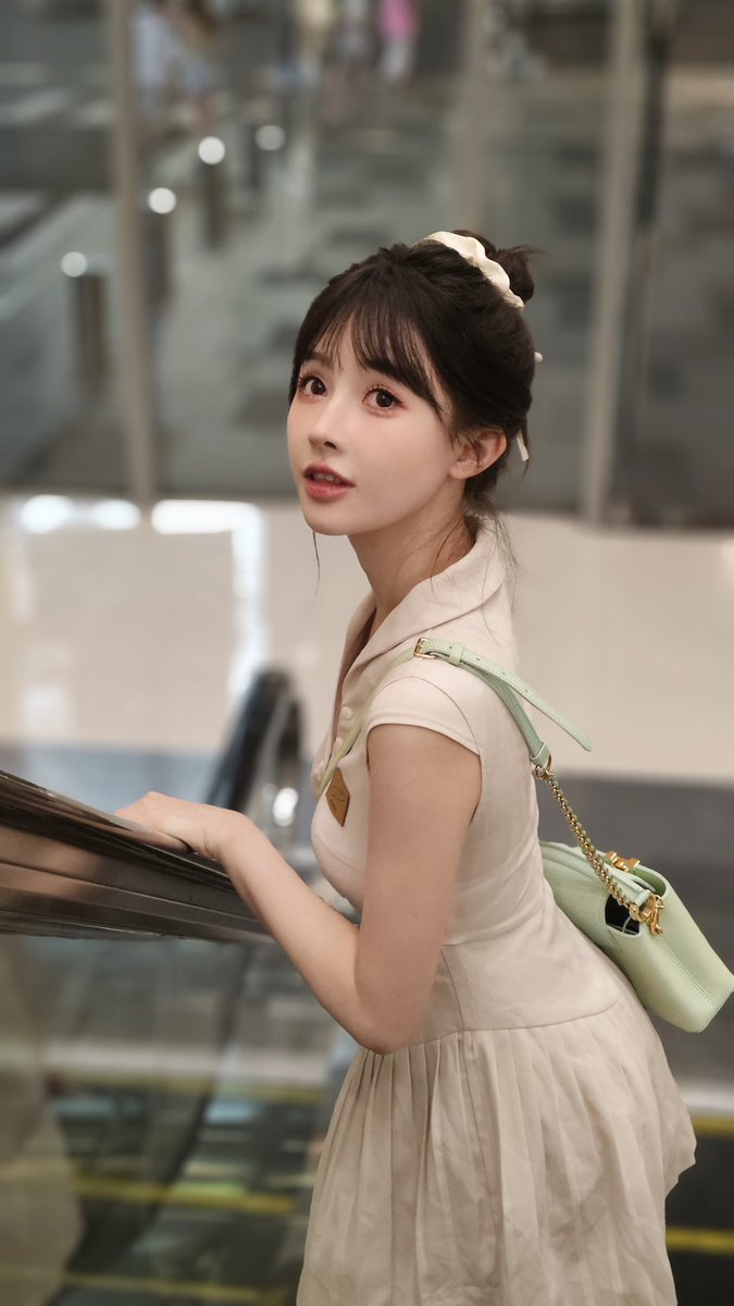 小朋友和老baby们 今天吃到儿童套餐了吗？等我这会儿去买 已经卖完了🥴 
所以有人分我一份吗🤤 https://t.co/CglrTvOnOy