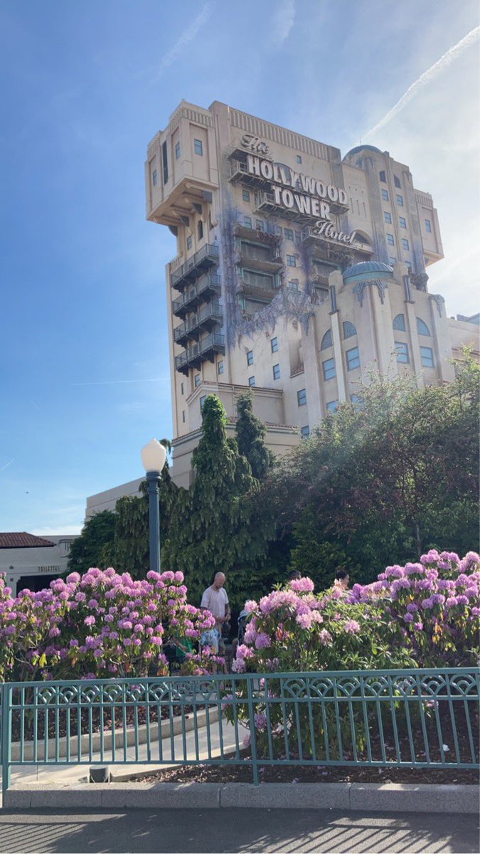 CodeBendie's tweet image. W week away