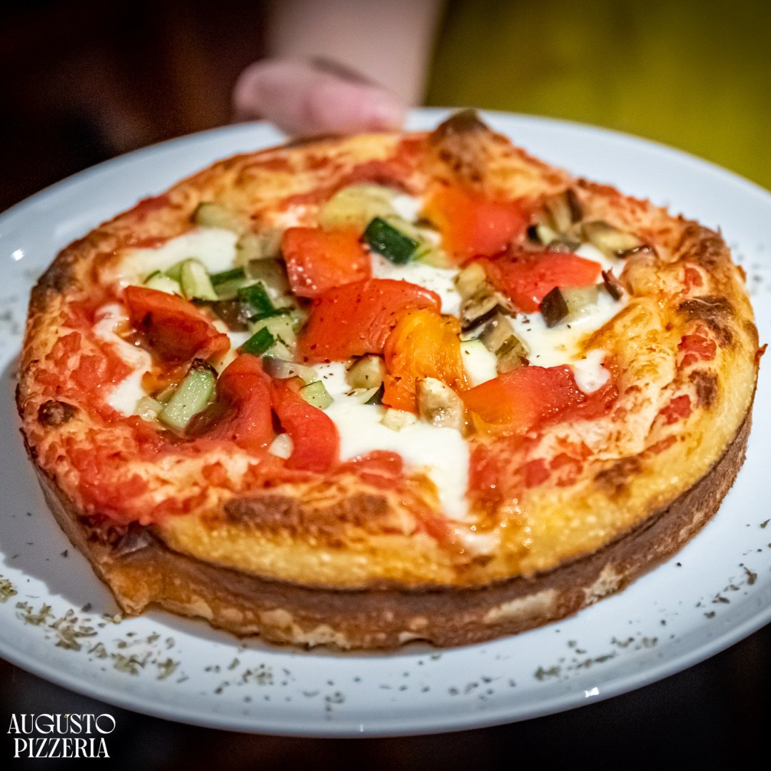 We don't know if you've heard but we do two different style of bases.

As well as our classic we also offer our Turin 'Padellino' style base. 

It is thicker than our classic but smaller and cooked in a pan in our oven. 

Honestly this is a treat you don't want to miss out on.