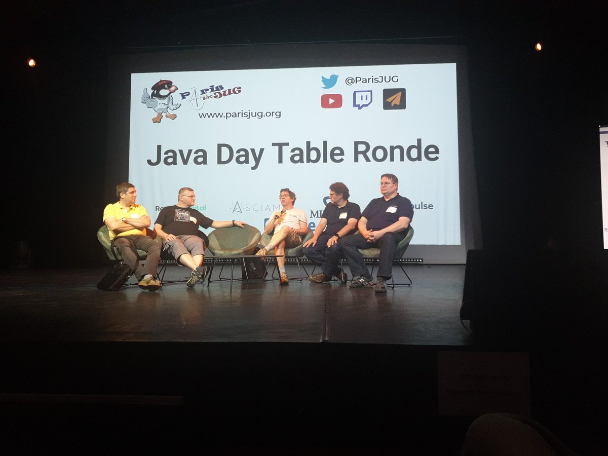 atogue's tweet image. @parisjug #JavaDay final talk with speakers...