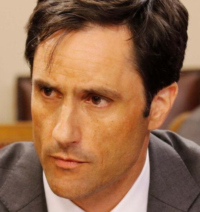 AngelDLaCruz_'s tweet image. El @profesor_silva dijo que Pinochet fue un Estadista.

El @RojoEdwards dijo que Pinochet fue un dictador.

¿A quién apoyas?

A Luis Silva 🔁

A Rojo Edwards ❤️