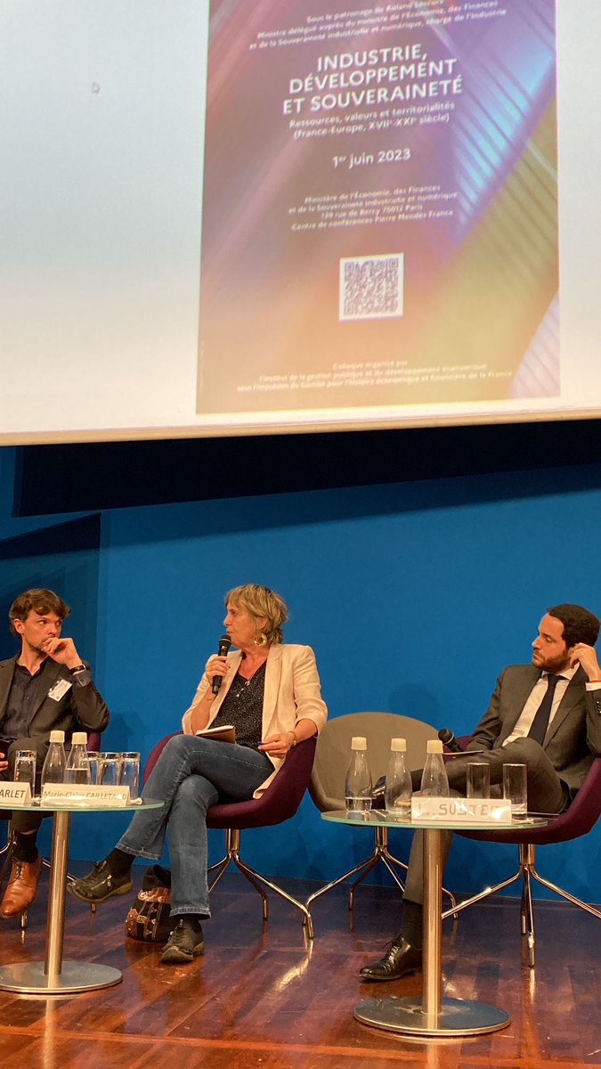 IGPDE Recherche (@igpde_recherche) on Twitter photo Table-ronde finale du #ColloqueIndustrie animée par <a href="/VincentCharlet/">Vincent Charlet</a>, délégué général de @LFI_LaFabrique, avec M-C Cailletaud (<a href="/lecese/">CESE</a>), P-O Chotard (<a href="/DGTresor/">Direction générale du Trésor</a>), S. Guillou (<a href="/sciencespo/">Sciences Po</a>) et M. Talandier (<a href="/UGrenobleAlpes/">Université Grenoble Alpes</a>) Table-ronde finale du #ColloqueIndustrie animée par <a href="/VincentCharlet/">Vincent Charlet</a>, délégué général de @LFI_LaFabrique, avec M-C Cailletaud (<a href="/lecese/">CESE</a>), P-O Chotard (<a href="/DGTresor/">Direction générale du Trésor</a>), S. Guillou (<a href="/sciencespo/">Sciences Po</a>) et M. Talandier (<a href="/UGrenobleAlpes/">Université Grenoble Alpes</a>)