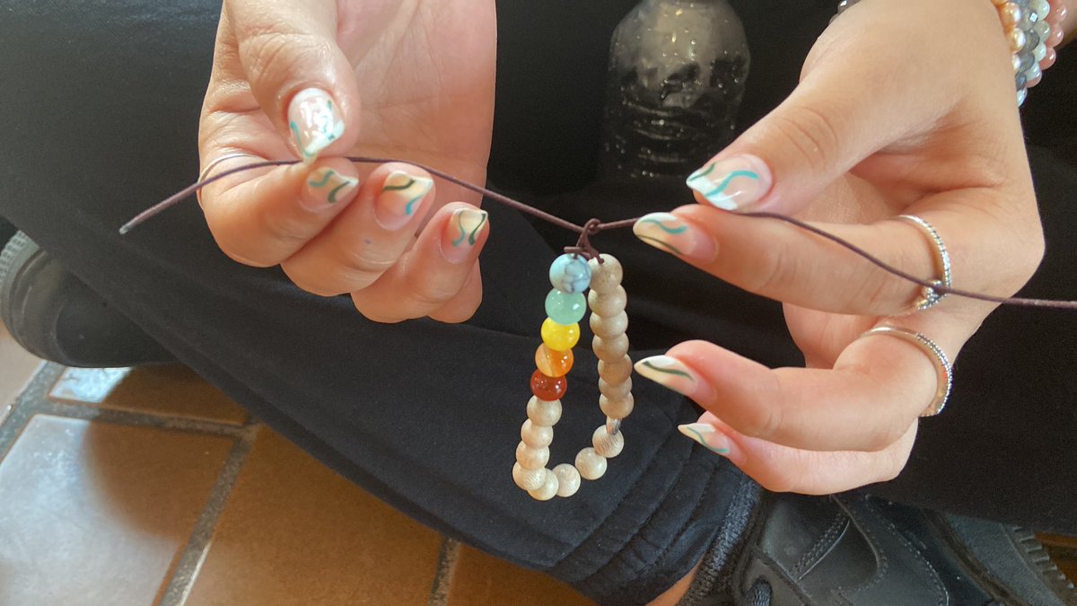 TCDSB_SafeSchs's tweet photo. Affirmation Bracelets #TCDSBJOYProject https://t.co/Uq64q2jQF2