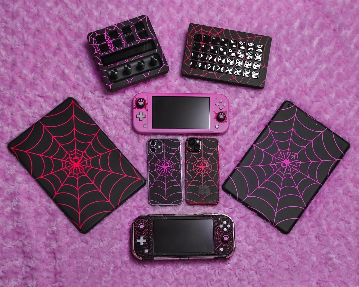 Spooky-ify any of your devices with @SlickWraps ♥️🦇
L1nk 1n b10 🔗 #gamer #gamergirl #gothgamer