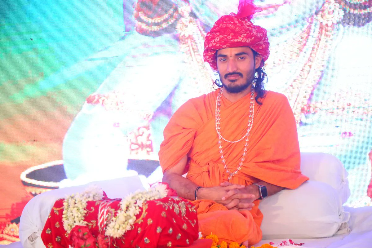 kriparam_ji's tweet photo. सीरवी समाज के तत्वावधान में श्री आई माता मंदिर (वडेर) की प्राण प्रतिष्ठा के अवसर पर ग्राम वोपारी, सोजत,पाली (राज.) में चल रही श्रीमद् भागवत कथा के द्वितीय दिवस की मनमोहक झलकियां……. https://t.co/YEHWTKHCQO