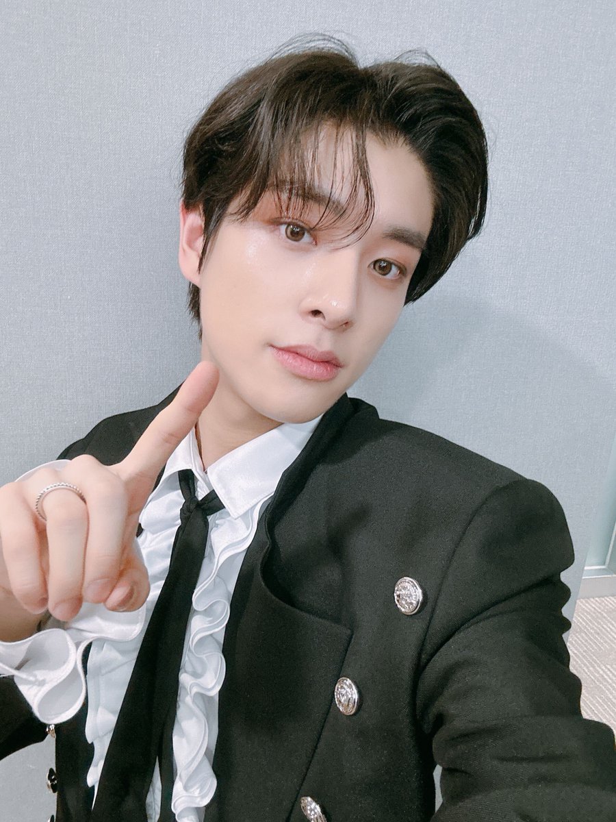 [ #제이크’s Post ] 230602

#JAKE: ENGENE ❤️
First time getting 1st in MCountdown!!!! Thank you soso much
Thank you guys so much
Sleep well ENGENEs~~~🫶🥰

<a href="/ENHYPEN_members/">ENHYPEN</a> <a href="/ENHYPEN/">ENHYPEN OFFICIAL</a> #ENHYPEN #엔하이픈